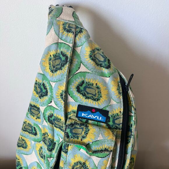 KAVU Rope Sling Bag Kiwi Print Backpack Hiking Travel Outdoor Adjustable Strap - Picture 3 of 10